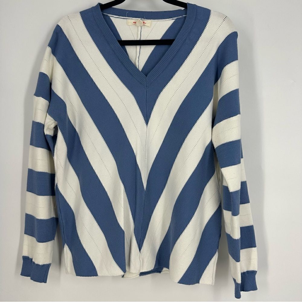 MAZIK Women’s V-Neck Blue and White Striped Longsleeve Swester Sz L